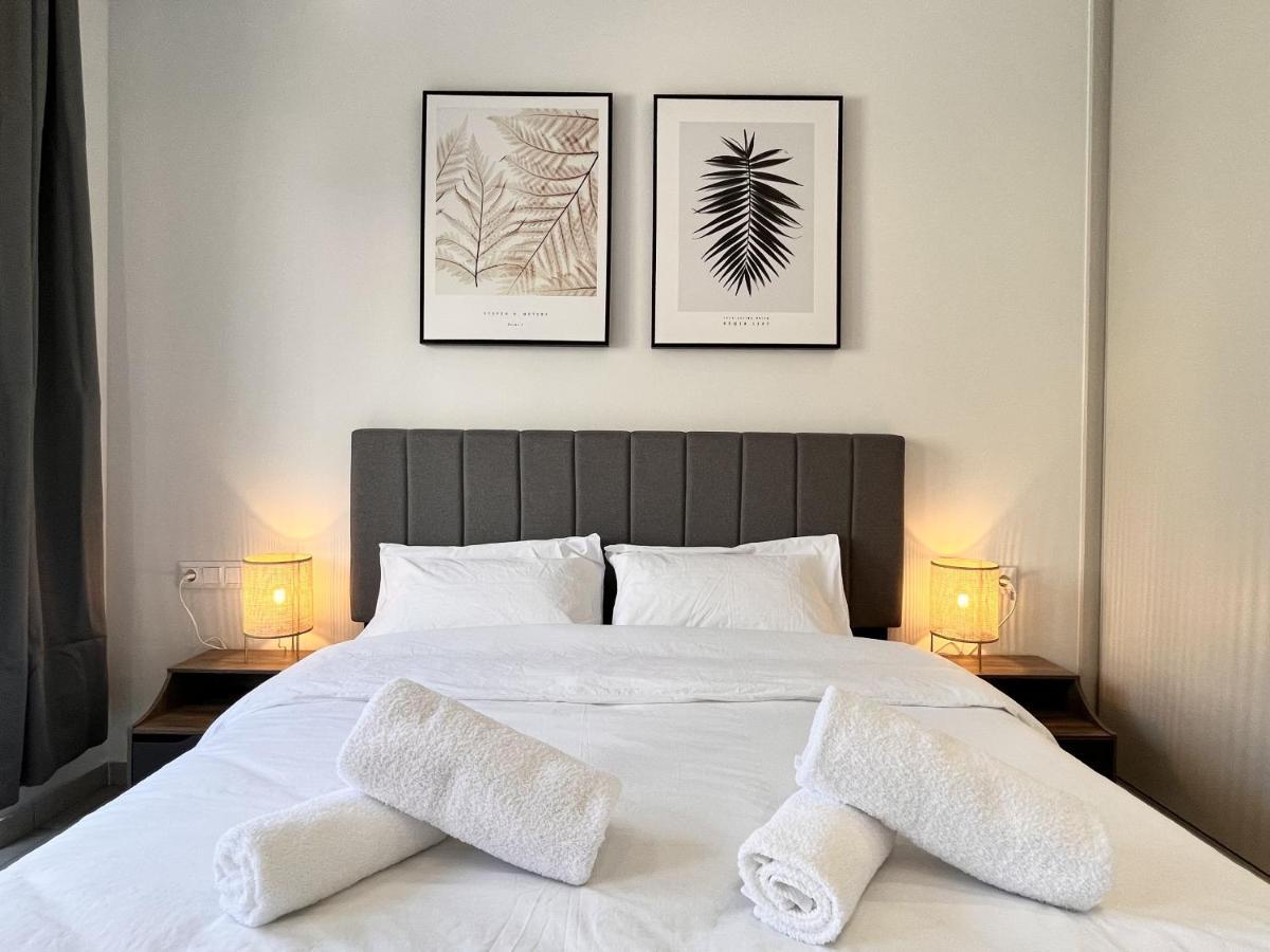 דירות אתונה Chic Getaway Near Stavros Niarchos מראה חיצוני תמונה